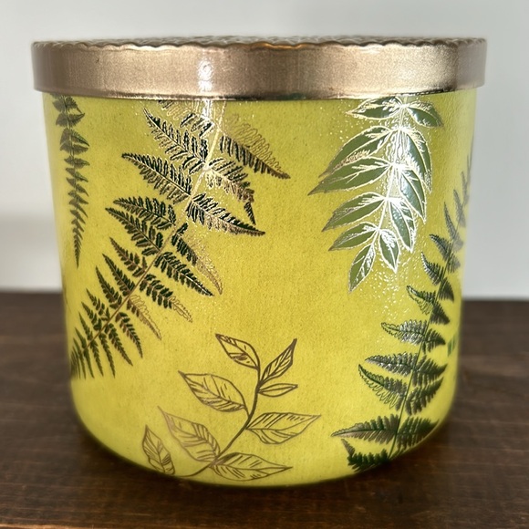 Bath & Body Works White Tea & Sage 3 Wick Scented Aromatherapy Yellow Candle - Picture 3 of 8